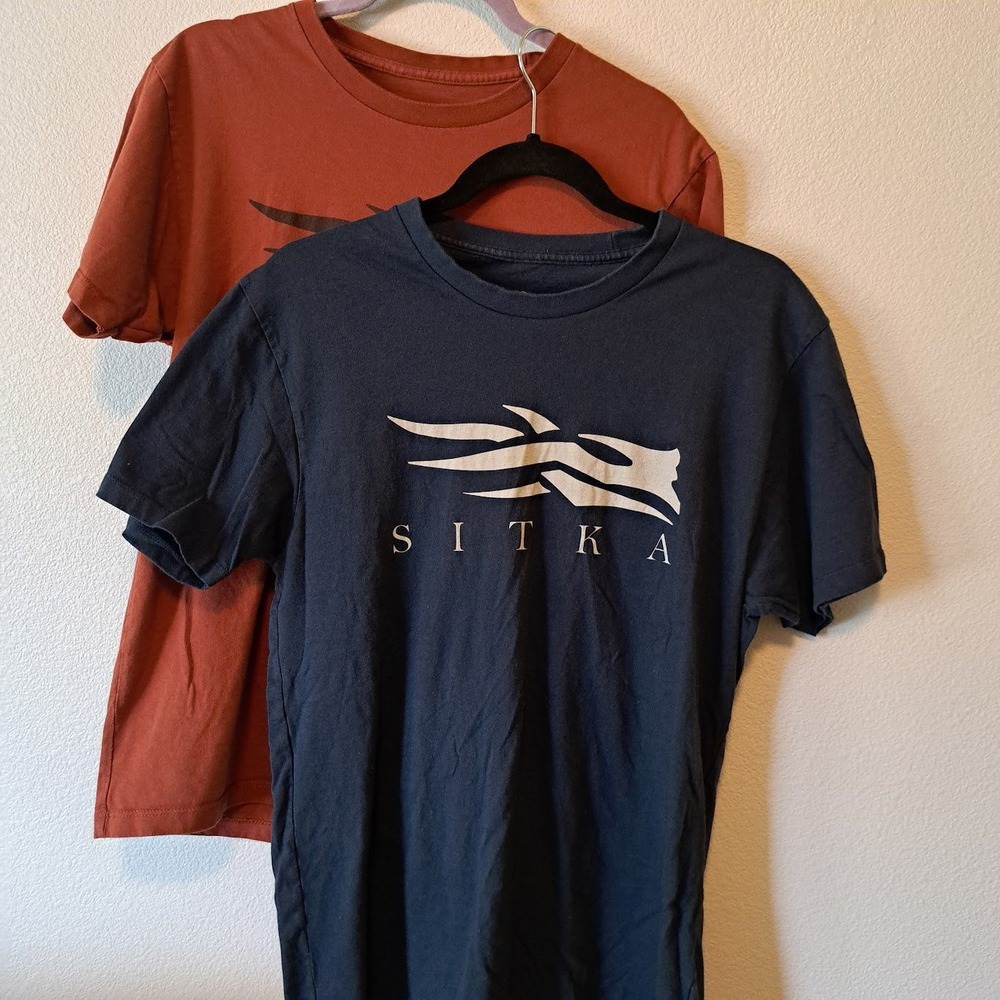 Sitka Gear Mens Pima Cotton Graphic T-Shirt Bundle Rust Navy Blue Medium 2 Pack